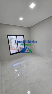 SOBRADO NA ENTRADA DA VILA A A VENDA