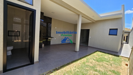 CASA COM 1 SUÍTE MAIS 2 QUARTOS NO...