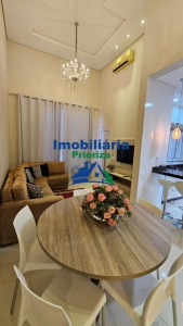 CASA MOBILIADA NA REGIÃO CENTRAL DE...