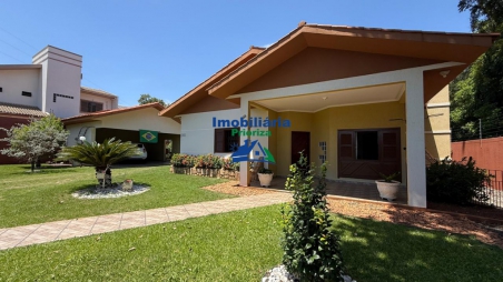 CASA NA VILA YOLANDA COM 1 SUÍTE COM...